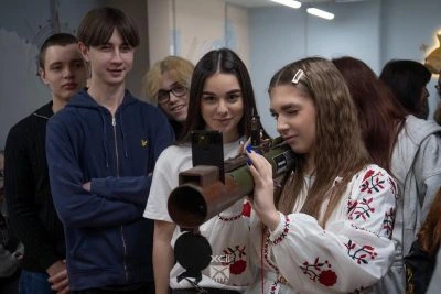 Студентів та школярів готуватимуть до оборони, незалежно від статі, - новий закон