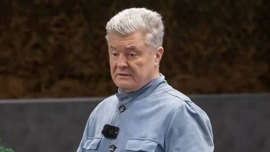 Порошенко хотів попіаритися в День української мови, але йому пригадали, що вся його сім’я говорить російською, – ЗМІ